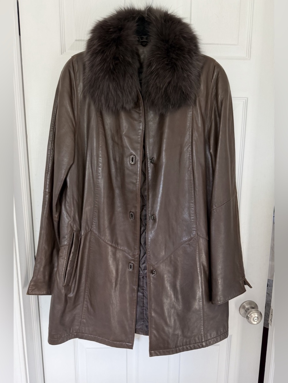 Gallery Brand: Genuine Leather Coat in dark Brown with removable fur-like collar